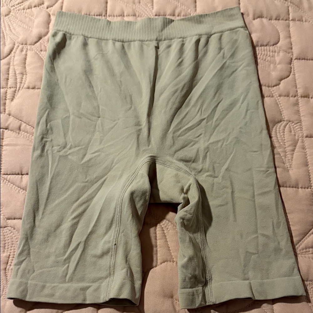 Thigh Society 7in M/L under shorts